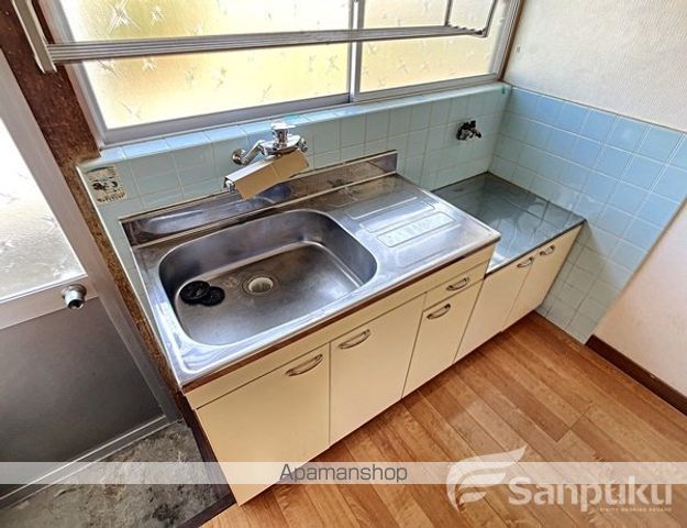 松山市 1階建 築46年の内装写真
