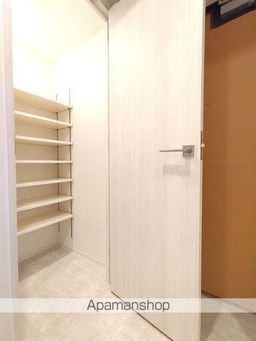 スプランディッド新大阪VIIIの内装写真