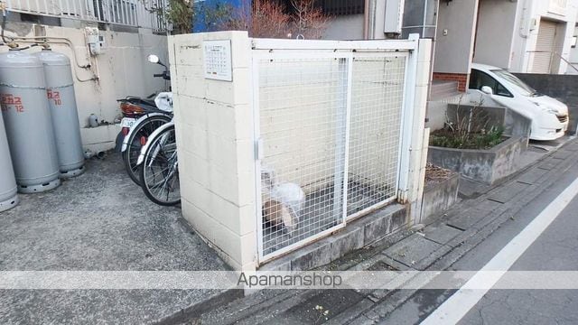 B’CASA鶴ヶ島若葉IIRE−BORNの玄関写真