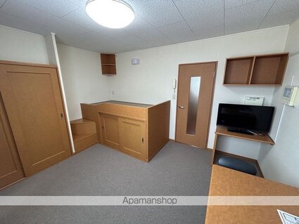 レオパレス四郎丸[1K/26.08m2]のリビング・居間2