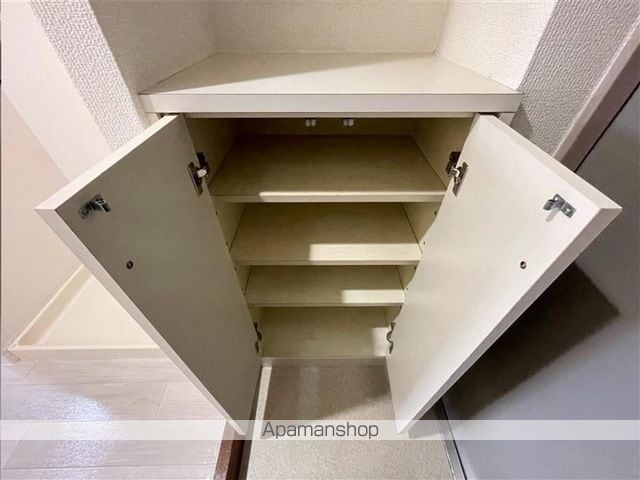 ロイヤルヒルズ片桐の内装写真