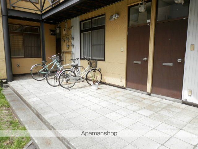 コテージ南郷通の玄関写真