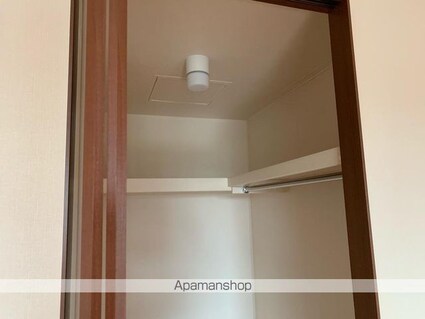 サン・クレスト[1K/30.69m2]の収納1