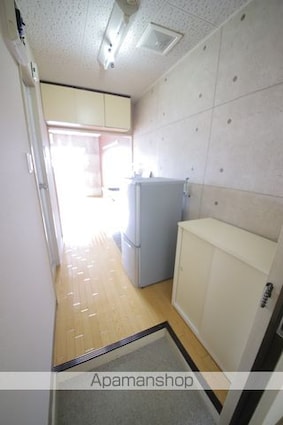 グランドール堀口１[1R/17.41m2]の玄関