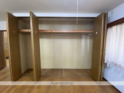 新田塚２丁目貸家[4LDK/239.14m2]の収納