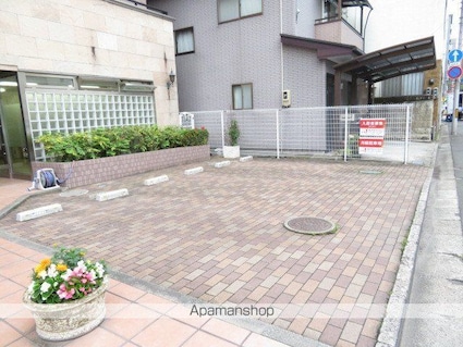宮城県仙台市青葉区大町２丁目[1LDK/49m2]の駐車場