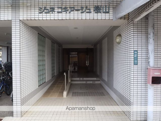ジュネコキアージュ桜山の玄関写真