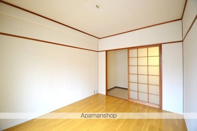 英数学館ビルの内装写真