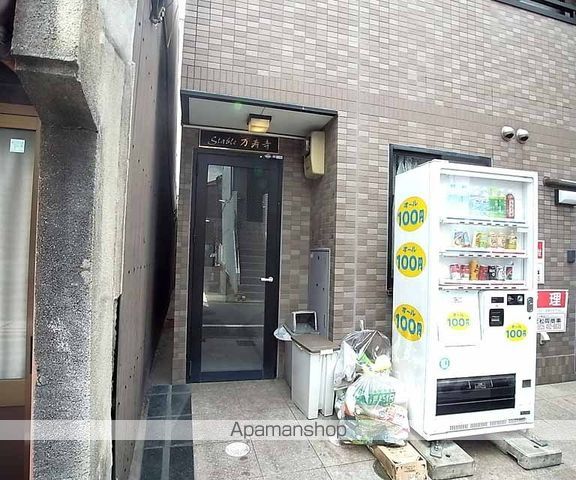 STABLE万寿寺の玄関写真