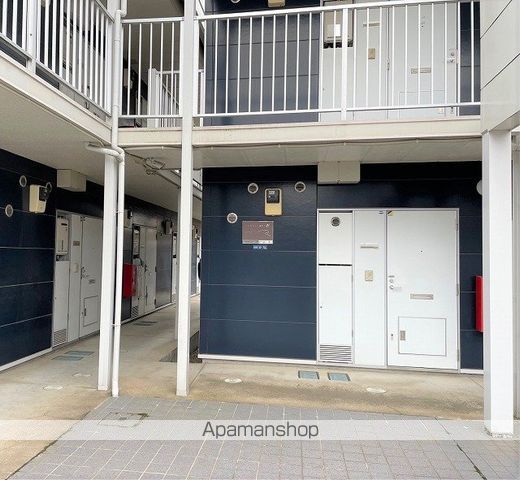 レオパレスパイン ブルーム IIの玄関写真