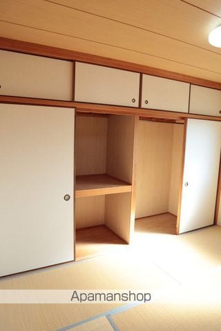 ストロベリーフィールドの内装写真