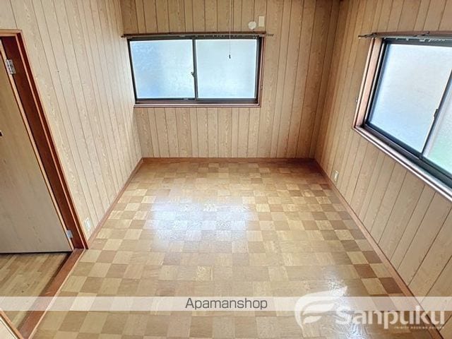 松山市 2階建 築38年の内装写真