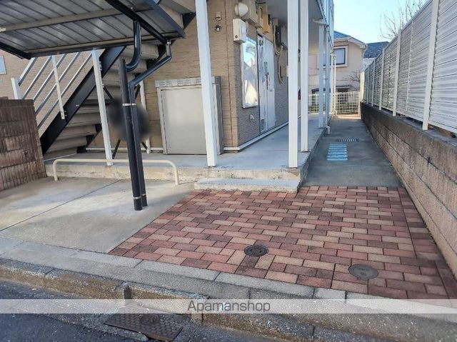 レオパレス上用賀三丁目の玄関写真