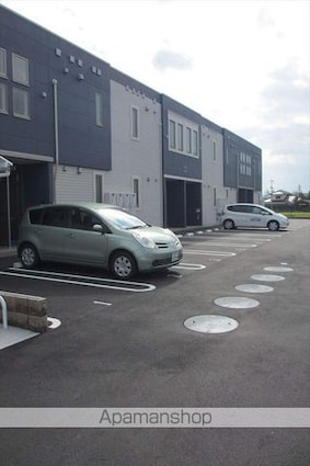 和歌山県和歌山市出島[1LDK/45.82m2]の駐車場1