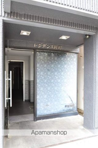 レジデンス岡町の玄関写真