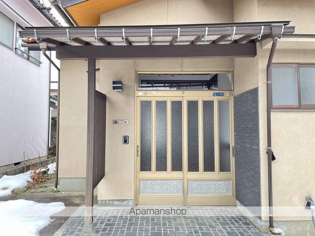 富山地鉄不二越上滝 栄町駅 徒歩11分 2階建 築47年の玄関写真