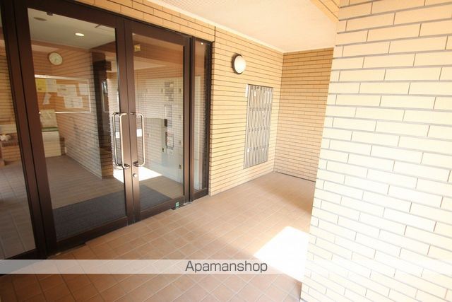 郡山市 7階建 築24年の玄関写真