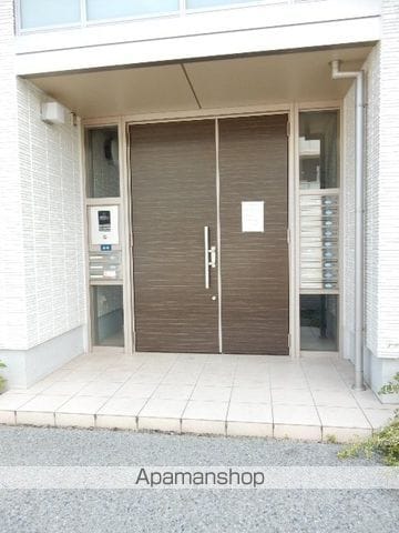 グランマスト今 B棟の玄関写真