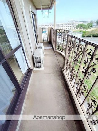 中ビル[2LDK/53.4m2]の玄関