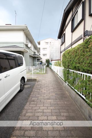 クレスト中野 B棟の玄関写真