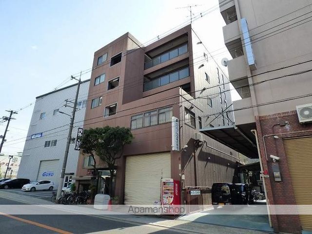 内外本社ビルの外観写真