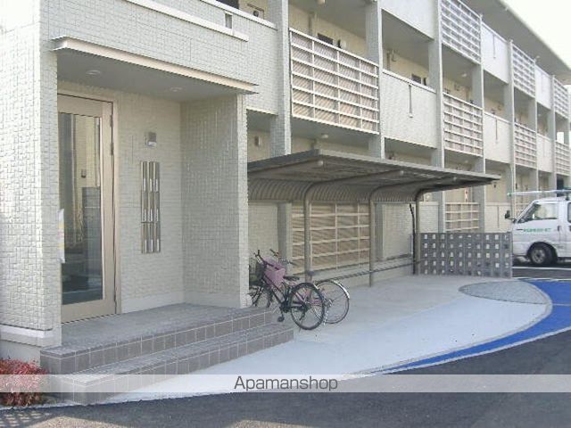 ローゼスポート港町 B棟の玄関写真