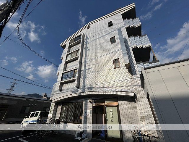 GM-BLDGの玄関写真
