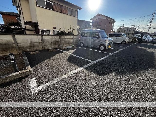 レオパレスプレシア[1K/19.87m2]の駐車場2