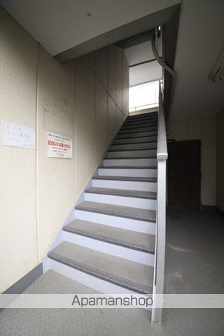 福島ビルの玄関写真