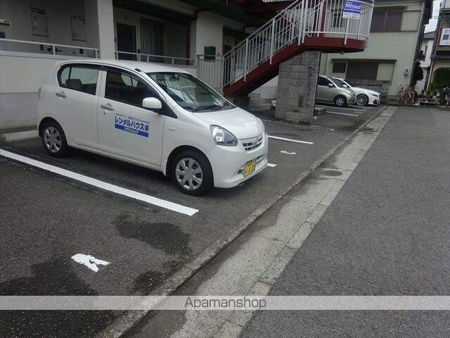 フォーチュネイト吹屋[3DK/57.24m2]の駐車場2