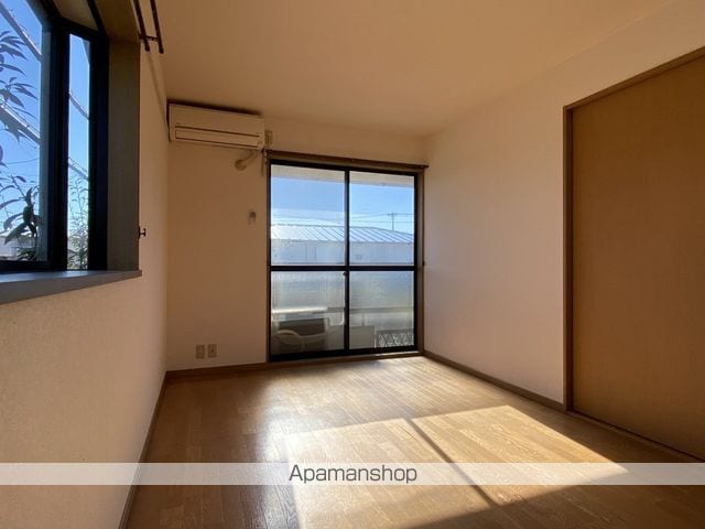 溜屋ハイツIIIの内装写真