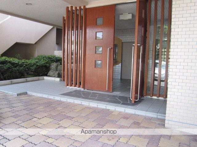 フォーラム180の外観写真