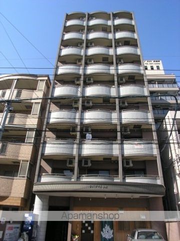 リバティ参番館の玄関写真