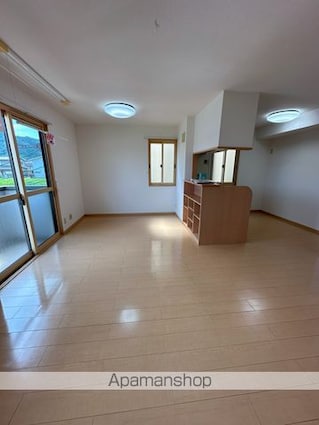 コンフォール泉　Ｂ棟[2LDK/68.4m2]のリビング・居間