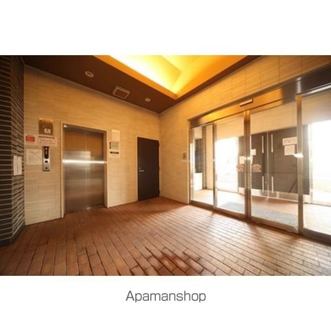 スパシエルクス横浜の玄関写真