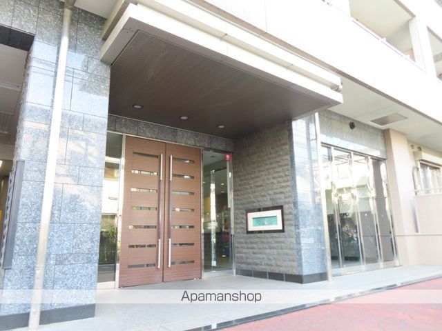 グリーンフィールド小竹向原の玄関写真