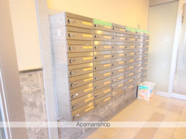 第11田中興産ビルの玄関写真