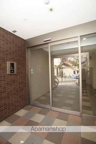 ドゥエリング梅田の玄関写真