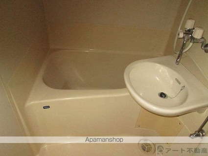 愛媛県松山市平和通４丁目[1DK/20.46m2]のバス