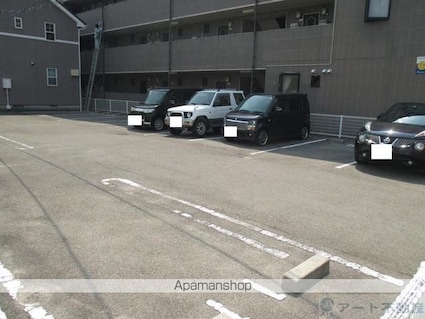 グリーンフィール２００１[2LDK/62.07m2]の駐車場4