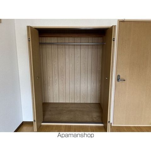 LIMPIA垂木の内装写真