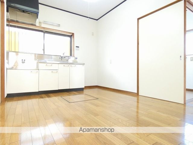 楊子町貸家 Cの内装写真