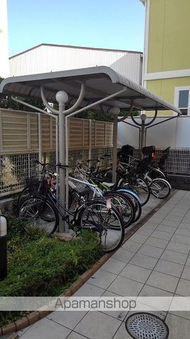 グリシーヌ1番館の玄関写真