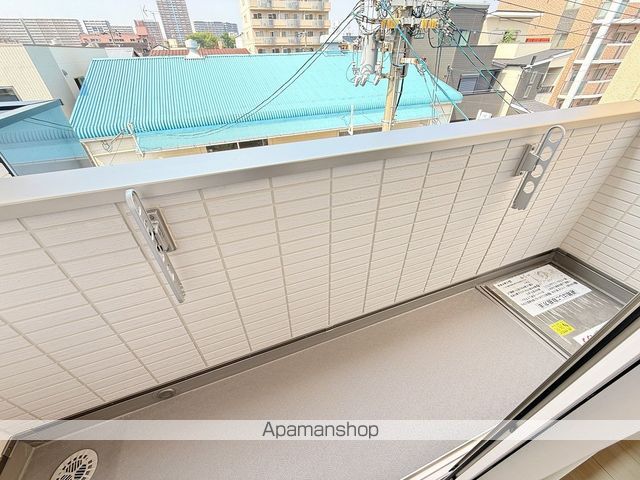 AZALEA FUKAEBASHIの内装写真