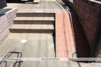 ヴォーヌングヒラハラ[2DK/48.86m2]のエントランス1