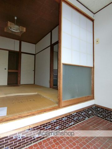 大坪貸家西側の内装写真