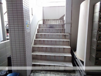 メゾンレーヴ高須[1K/28m2]のエントランス2