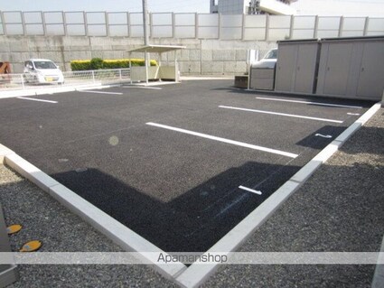 カルテット信濃[1LDK/39.04m2]の駐車場