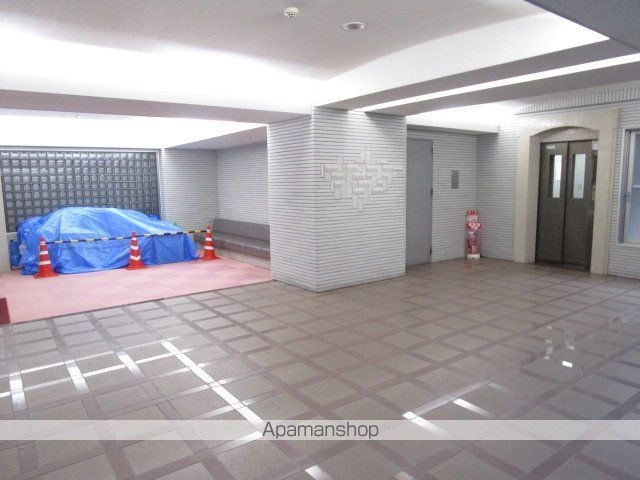 ライオンズシティ新潟の玄関写真