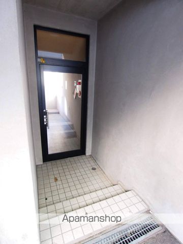 プレシャス6番館の玄関写真
